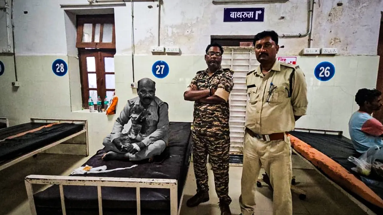Sagar News: अतिक्रमण हटाने पहुंची वन विभाग की टीम पर हमला! डिप्टी रेंजर पर पत्थर से वार, ट्रैक्टर चढ़ाने की कोशिश