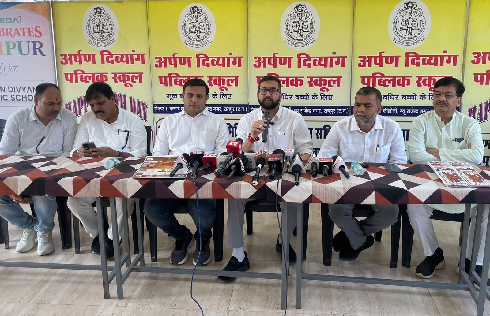 Rangilo Raas Garba: राजधानी रायपुर के जैनम मानस भवन में आज से सजेगी ‘रंगीलो रास गरबा’ की भव्य महफिल