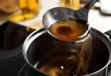 Kitchen Tips: इस्तेमाल के बाद बचे कुकिंग ऑयल को ऐसे करें रियूज, सफाई से लेकर जंग हटाने तक आएगा काम