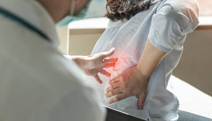 Health: कम उम्र में ही कमजोर होने लगी हैं हड्डियां? ऑस्टियोपोरोसिस से बचने के लिए आज से अपनाएं ये आदतें