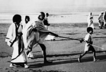Gandhi Jayanti 2026: गांधी जी के ये 10 संदेश सिर्फ इतिहास नहीं, आज के रिश्तों और समाज में भी हैं बेहद जरूरी