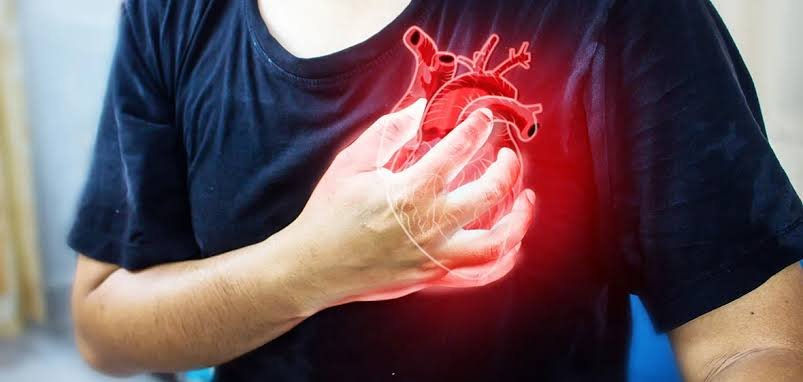 Health: हार्ट अटैक, कार्डिएक अरेस्ट और स्ट्रोक में क्या अंतर? शरीर में दिखने वाले इन संकेतों को न करें नजरअंदाज