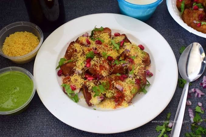 Recipe: नवरात्रि व्रत में चटपटा खाने का मन हो तो बनाएं दही आलू चाट, 5 मिनट में होगी तैयार