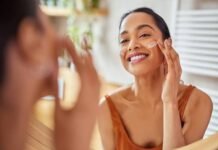 Skin Care: सिर्फ क्रीम और सीरम से नहीं निखरेगा चेहरा, इन 5 आदतों को बदलना भी जरूरी वरना बढ़ सकती हैं त्वचा की परेशानी
