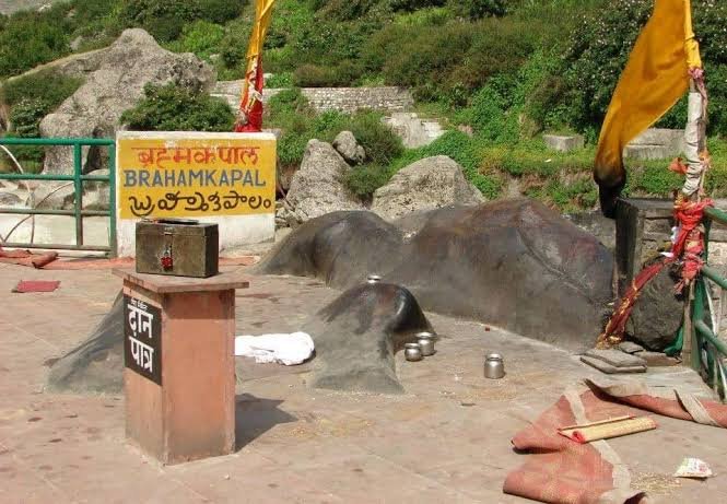 ब्रह्मकपाल: जहां शिवजी के हाथ से छूटा था ब्रह्मा का कपाल, वहीं पिंडदान माना जाता है अंतिम