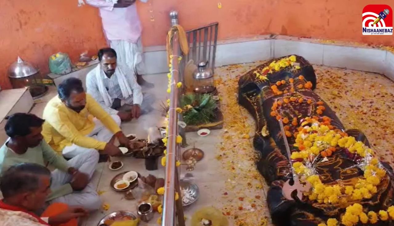 MP News: देशभर में होता है रावण दहन! लेकिन MP के इस गांव में दशहरे पर होती है रावण बाबा की पूजा…