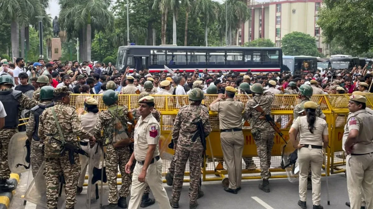 CJP Protest Delhi: दिल्ली में CJP प्रदर्शन के बीच पत्थरबाजी, 2 पुलिसकर्मी घायल; 50 प्रदर्शनकारी हिरासत में, जंतर-मंतर पर भारी सुरक्षा